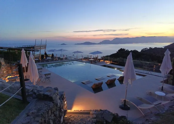 Cinque Terre House With Breakfast And Optional Access To Pool, Jacuzzi & Sauna