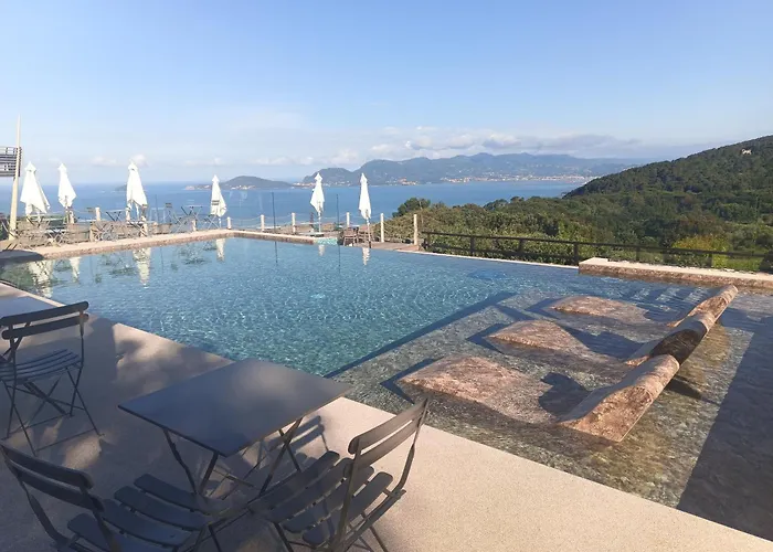 Cinque Terre House With Breakfast And Optional Access To Pool, Jacuzzi & Sauna