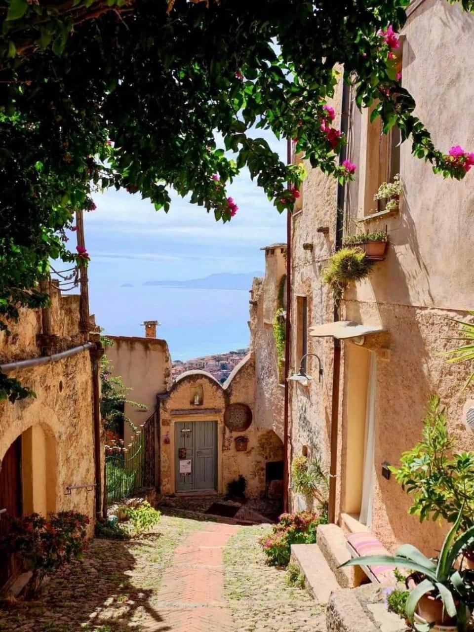 Cinque Terre House With Breakfast Andoptional Access To Pool, Jacuzzi & Sauna * Sarzana