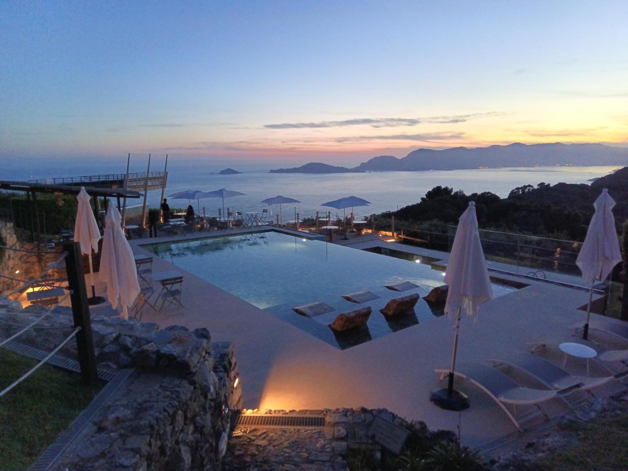 Apartment Cinque Terre House With Breakfast Andoptional Access To Pool, Jacuzzi & Sauna Sarzana