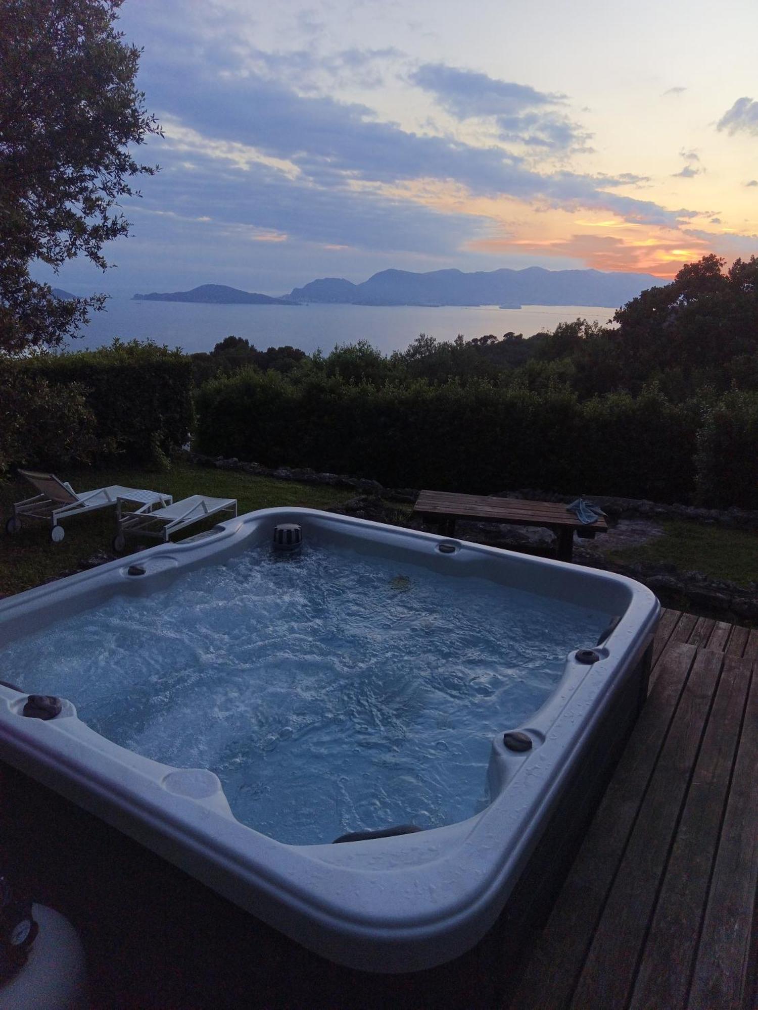 Cinque Terre House With Breakfast Andoptional Access To Pool, Jacuzzi & Sauna Sarzana