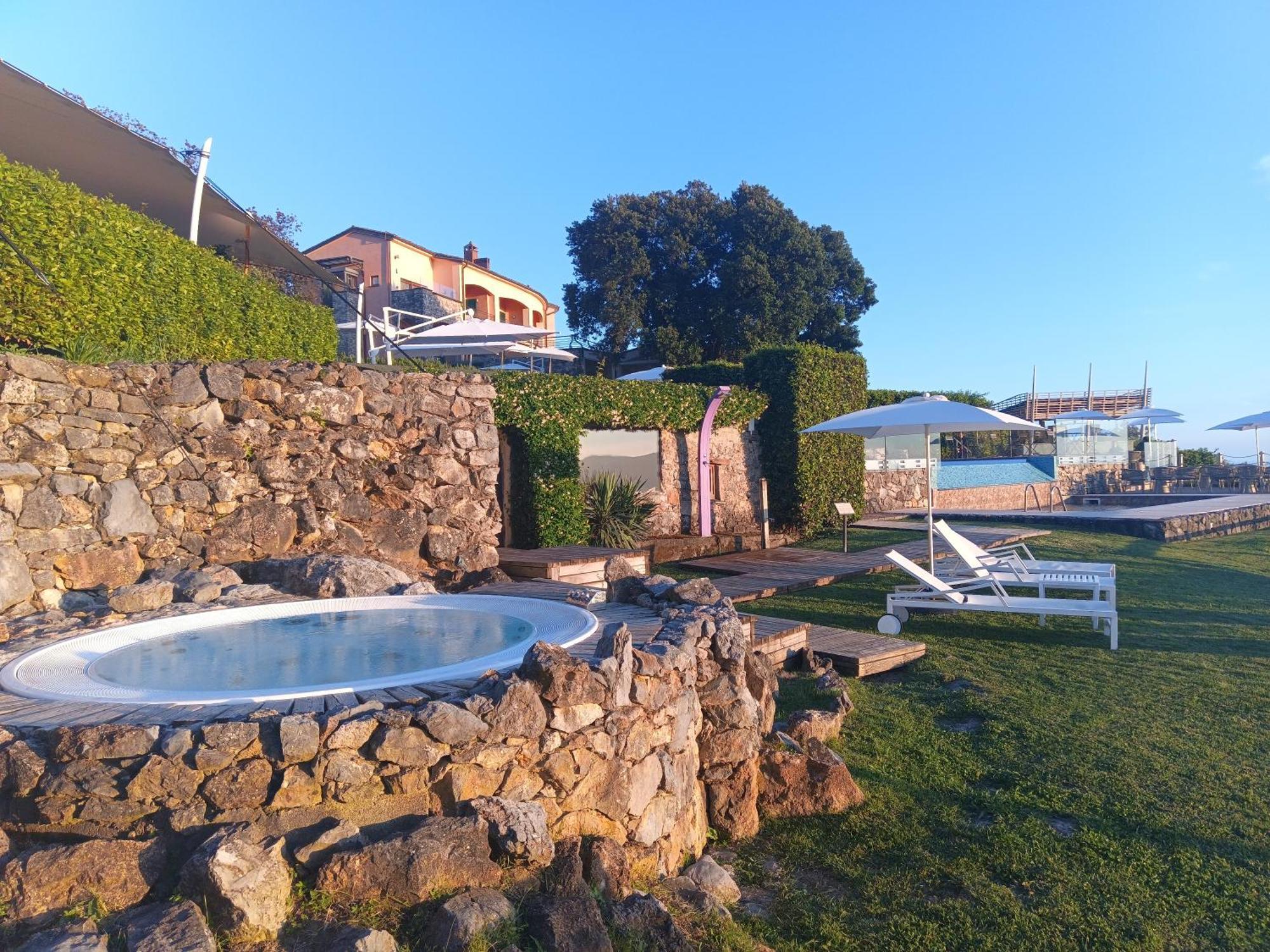 Cinque Terre House With Breakfast Andoptional Access To Pool, Jacuzzi & Sauna