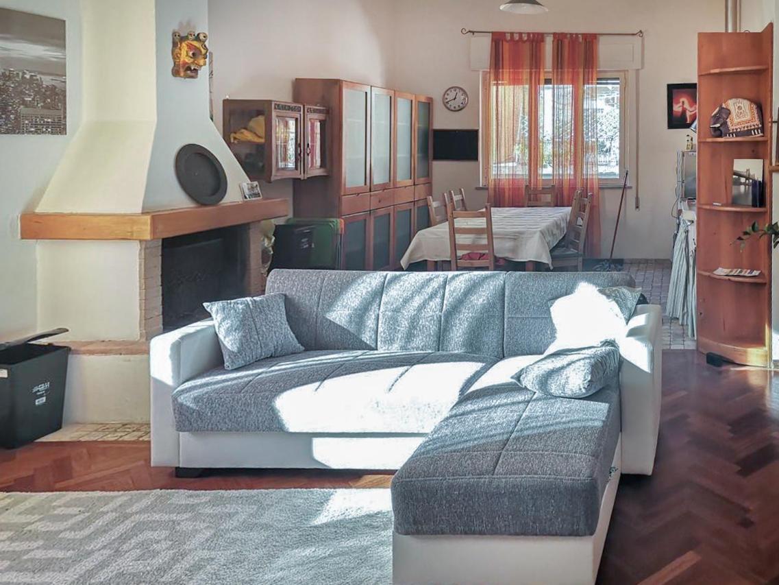 Cinque Terre House With Breakfast Andoptional Access To Pool, Jacuzzi & Sauna Apartment Sarzana
